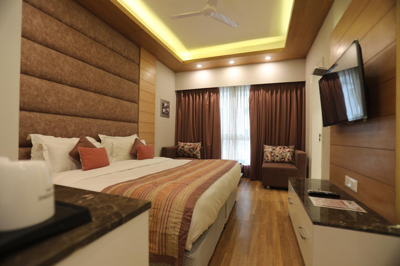 Milestone Inn & Spa Masuri Exterior foto