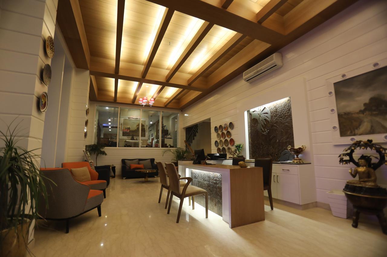 Milestone Inn & Spa Masuri Exterior foto