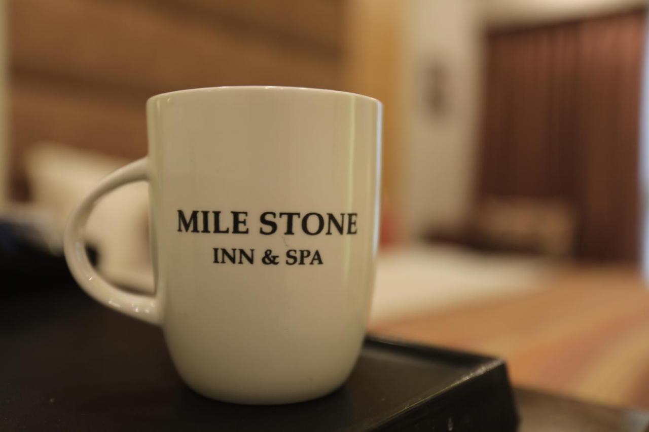 Milestone Inn & Spa Masuri Exterior foto